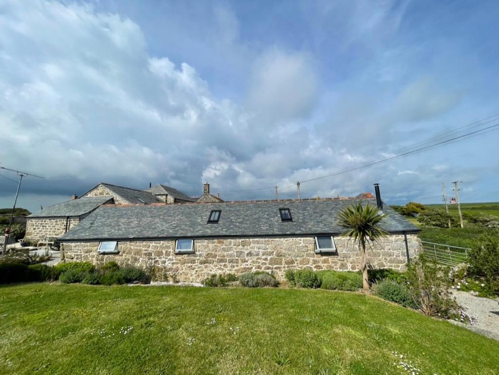 Ferienwohnung Trengothal Barn Porthcurno Exterior foto